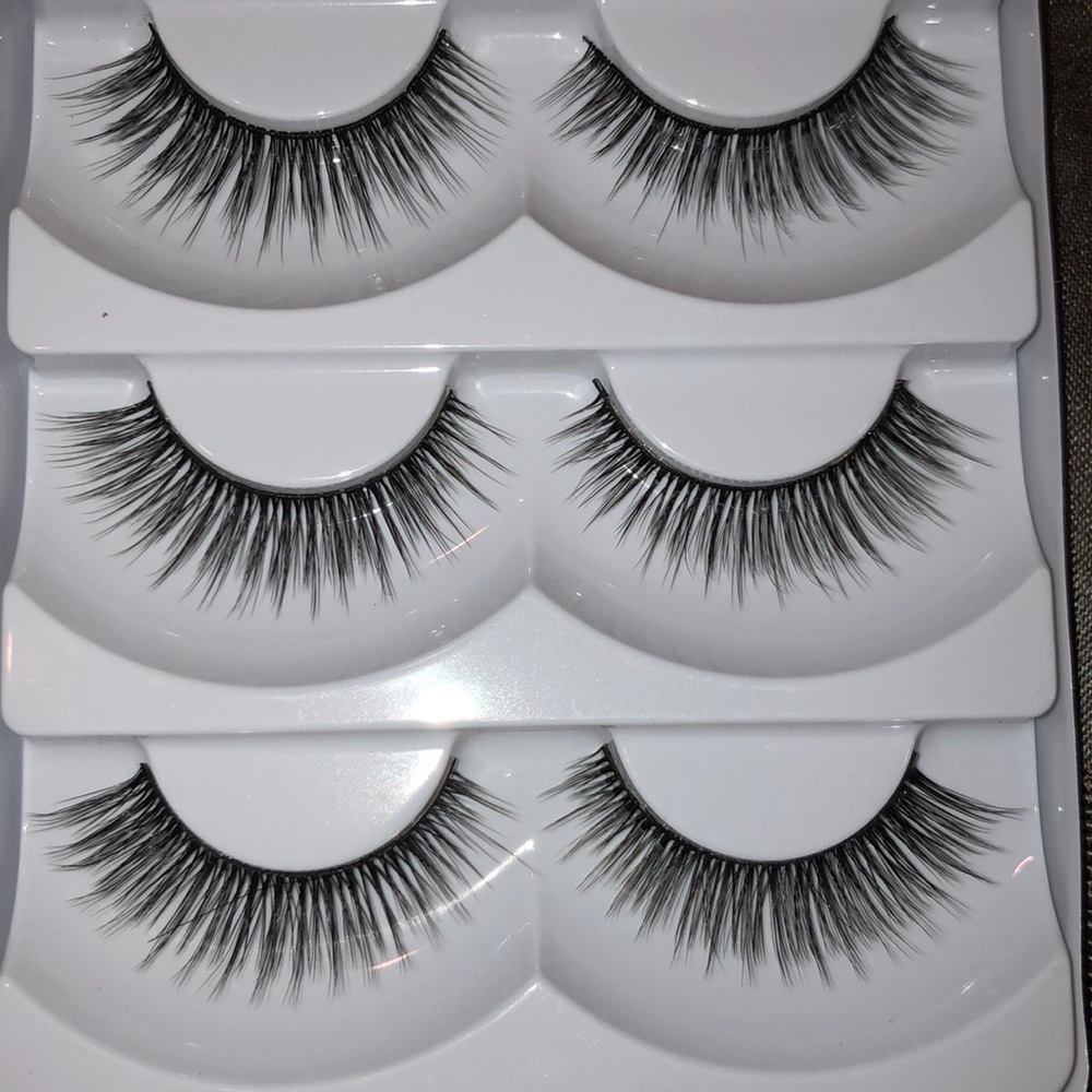 Red cherry lashes - Picture 2 of 4